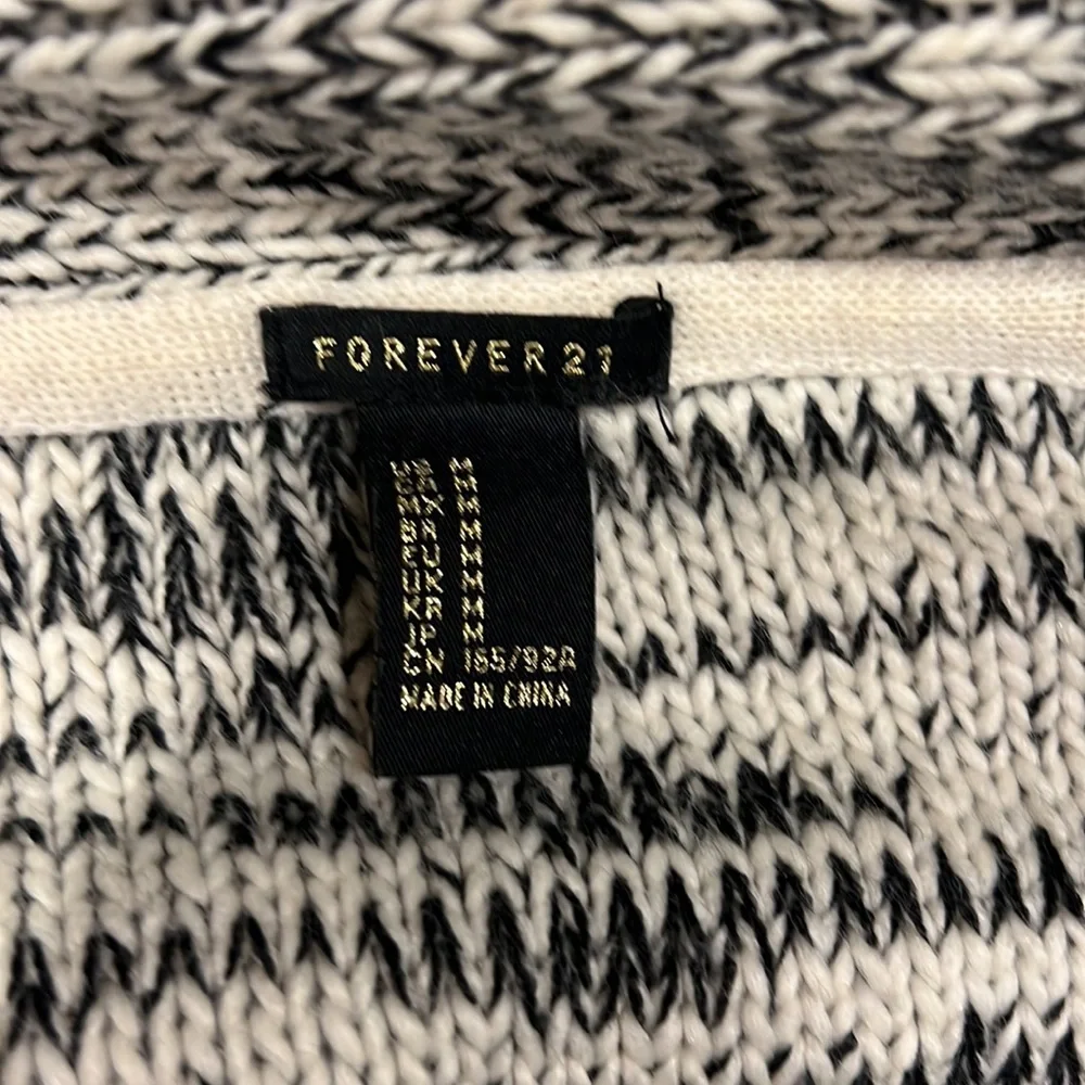 Shawl collar Geo Cardigan - Picture 4 of 5